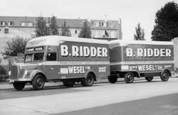 Möbeltransporter mit Anhänger Möbeltransporter mit Anhänger