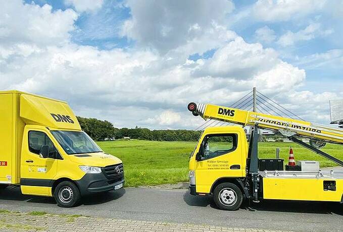 Mercdes Sprinter und Außenaufzug