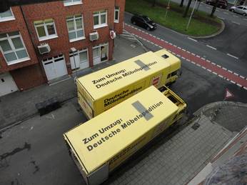 Umzugstransporter von oben Umzugstransporter von oben