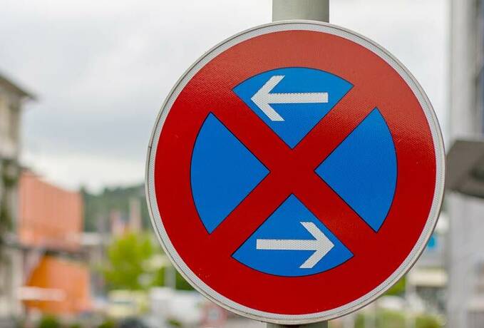 Halteverbot-Schild